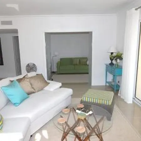 Stunning Three Bedroom On Seafront In With Panoramic Sea Views 399 Appartement Cannes